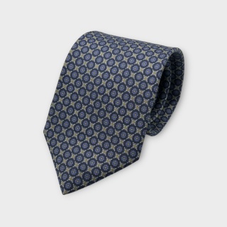 Cravatta Made in Como in pura seta stampata con motivi blu, grigi e gialli 8cm x 150cm