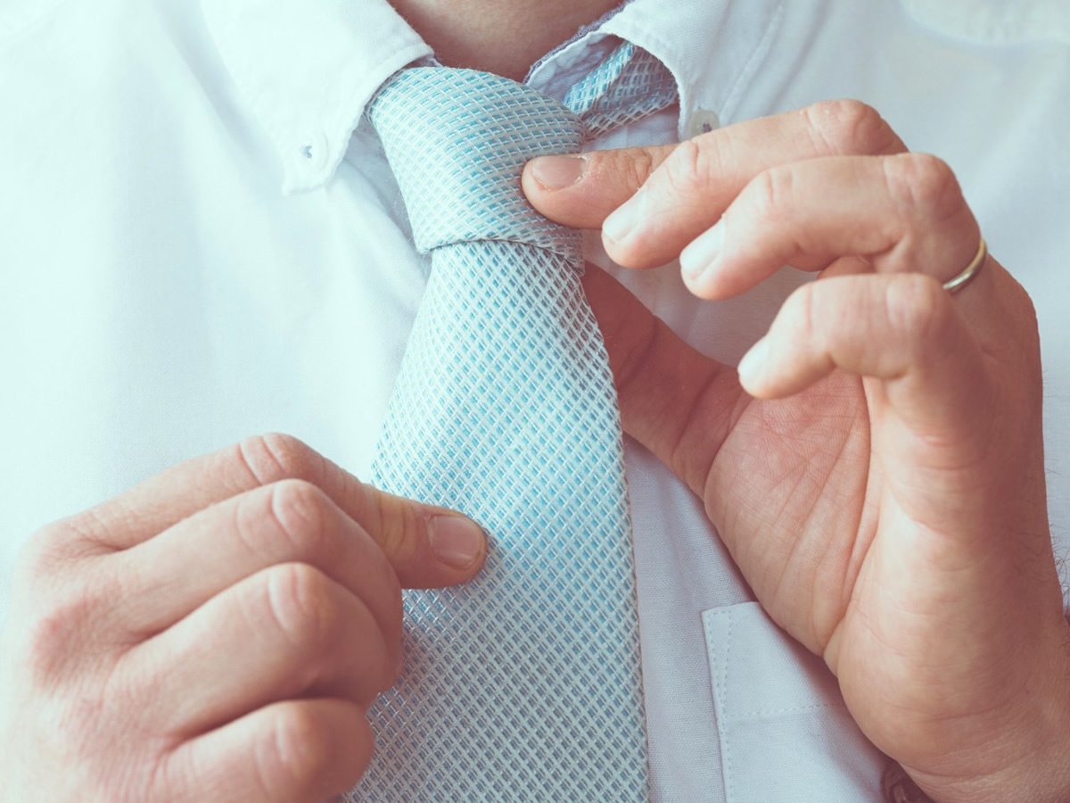 SIMPLE KNOT or Four in Hand Knot