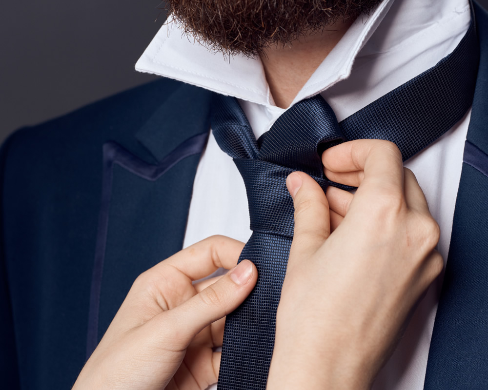 Steps for how to tie a tie yourself or with help